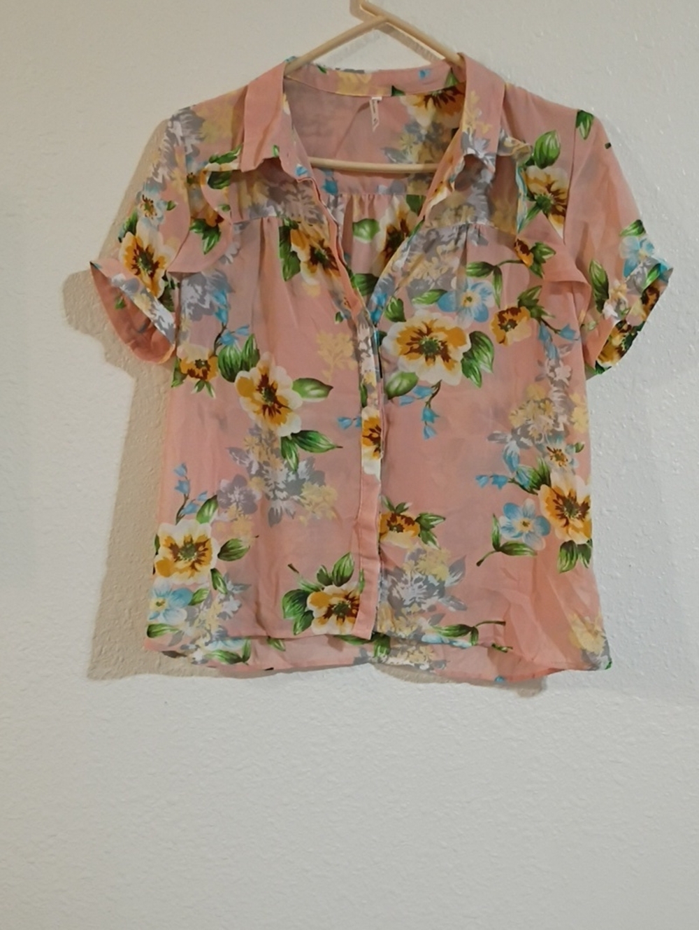 DNA couture Pink Floral Short Sleeve Button-Up Blouse
